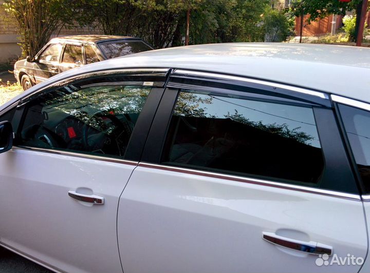 Дефлекторы с хромированным молдингом из нержавейки