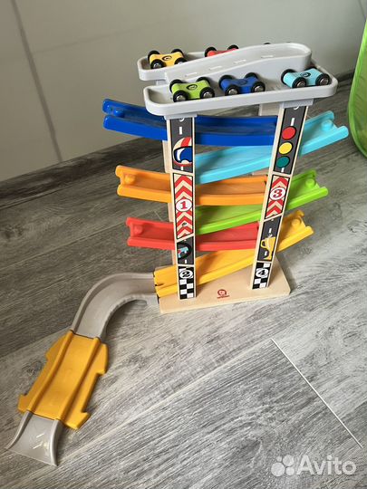 Трек башня с машинками