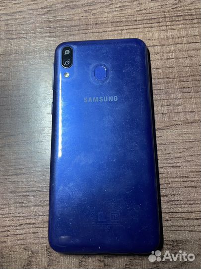 Samsung Galaxy M20, 3/32 ГБ