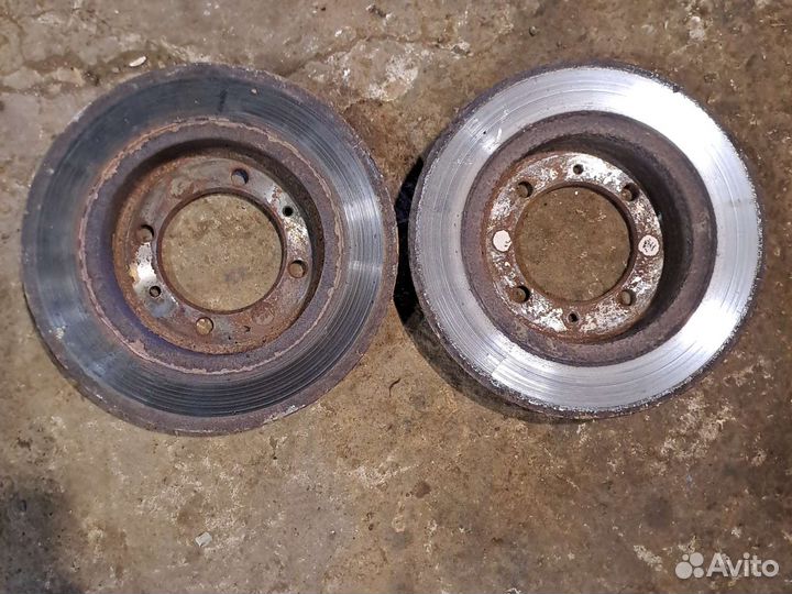 Диск тормозной задний Mitsubishi Carisma