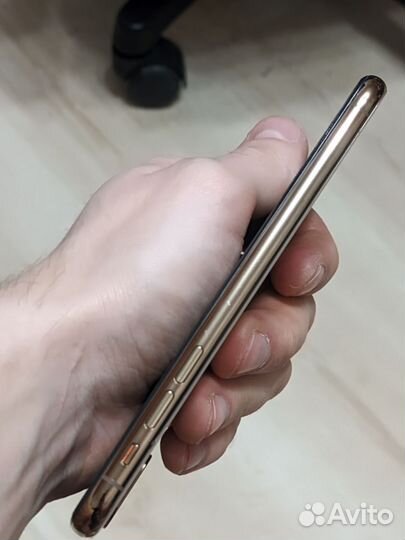 iPhone Xs, 64 ГБ