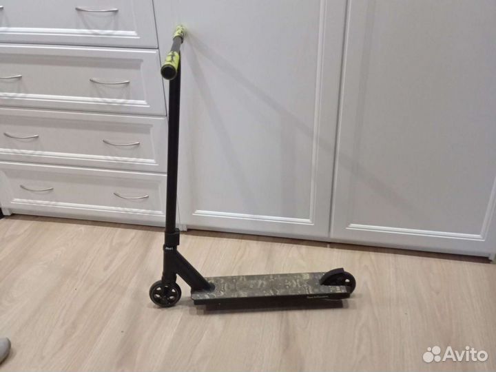 Трюковой самокат tech team Voo doo