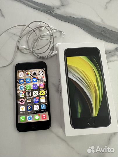 iPhone SE, 64 ГБ