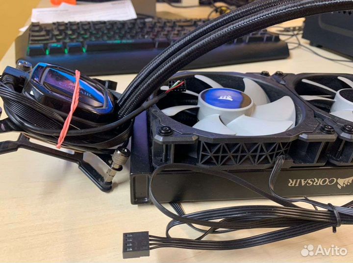 Система водяного охлаждения для процессора Corsair