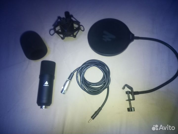 Микрофон Стримерский maono