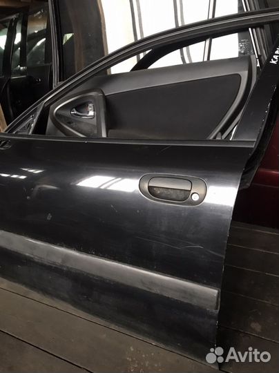 Дверь передняя левая Mitsubishi Carisma DA 99-04г