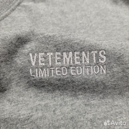 Футболка Vetements