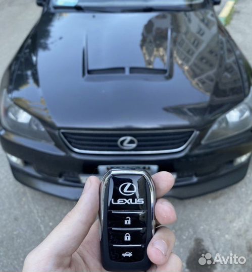 Выкидной ключ Lexus