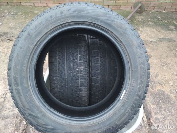 Bridgestone Blizzak Revo GZ 215/55 R16