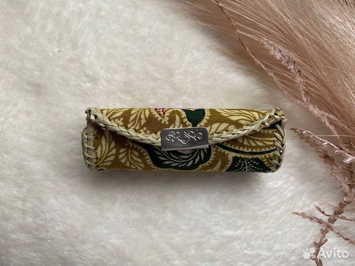 Футляр для помады с зеркалом