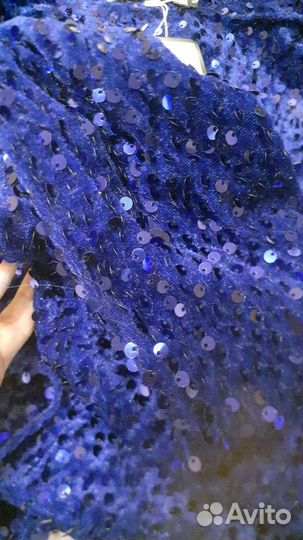 Платье новое в пайетках бархат 44 размер