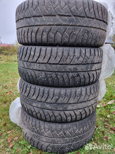 Bridgestone Ice Cruiser 7000 245/45 R18 96T