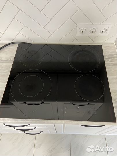 Электрическая варочная поверхность (панель)