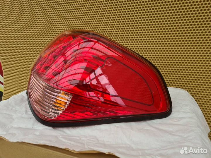Фонарь в крыло задний правый Infiniti Qx56 Qx80