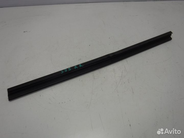 Уплотнитель стекла (внутри) Ford Mondeo 3