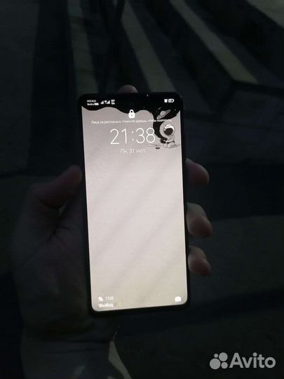 Телефон- Huawei p30