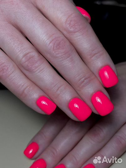 Маникюр в салоне