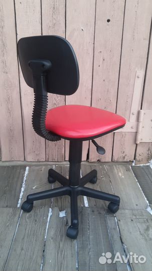 Стул (мастера) со спинкой красный