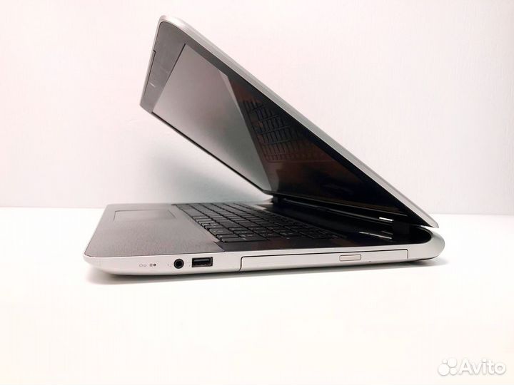 Ноутбук HP i7/GeForce 2 GB/8GB озу 17.3