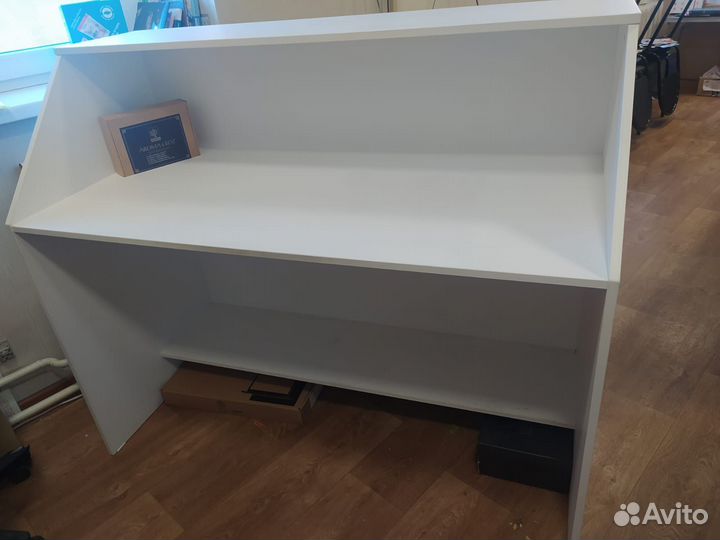Стол ресепшн