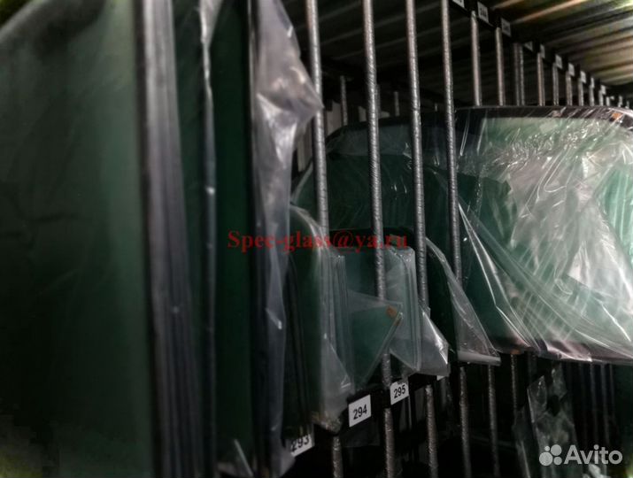 Стекло на Мини-погрузчик Takeuchi TL 130/140/150