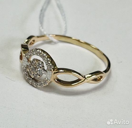 Кольцо с синтетическим камнем Золото