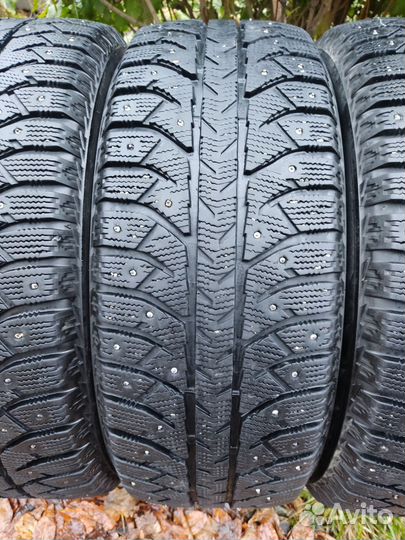 Bridgestone Ice Cruiser 7000 215/60 R16 95T