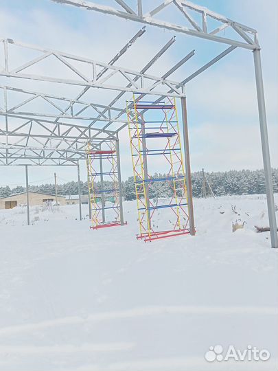 Строительная вышка тура