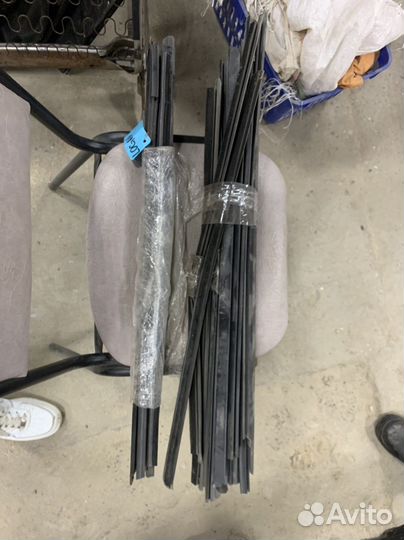 Уплотнитель стекла двери Renault Logan