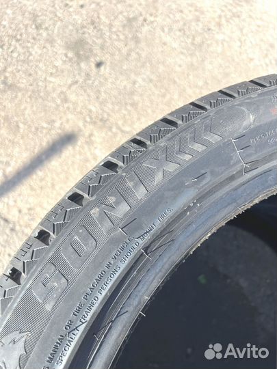 Grenlander Icedefensor Stud II 275/35 R20 114T