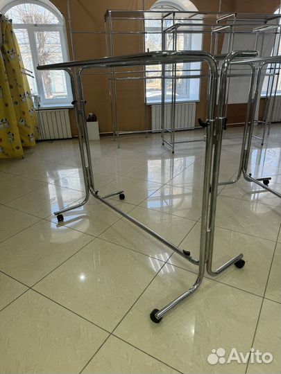 Продам торговое оборудование для магазина