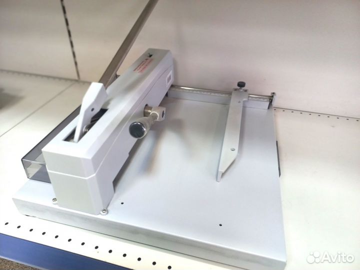 Резак для бумаги гильотинного типа KW-triO 3943