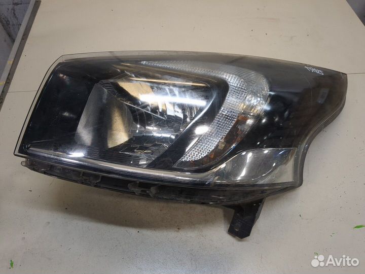 Фара (передняя) Opel Vivaro, 2016