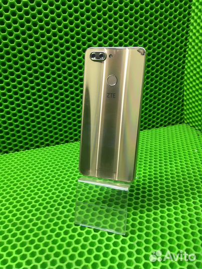 ZTE Blade V9, 3/32 ГБ