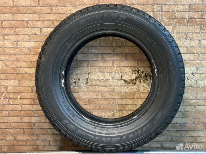 Dunlop SP Winter Ice 01 235/65 R17