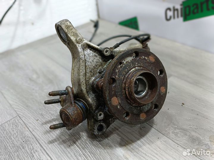 Правый кулак в сборе для Volkswagen Passat B6