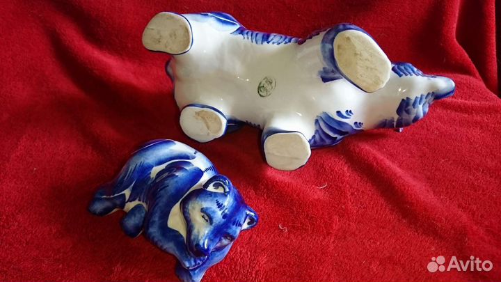 Гжель бутылка - штоф Медведица и медвежонок