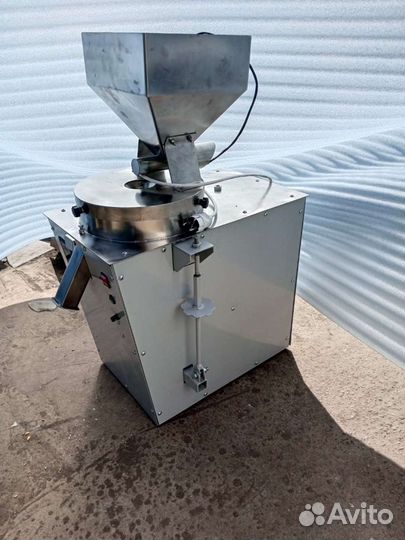 Мельницы жерновые для муки и урбеча