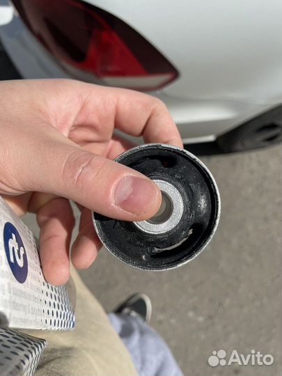 Сайлентблок переднего рычага на polo/rapid