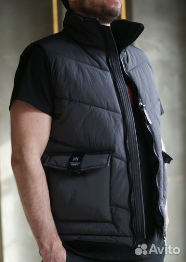 Hard times -25% новая жилетка графит