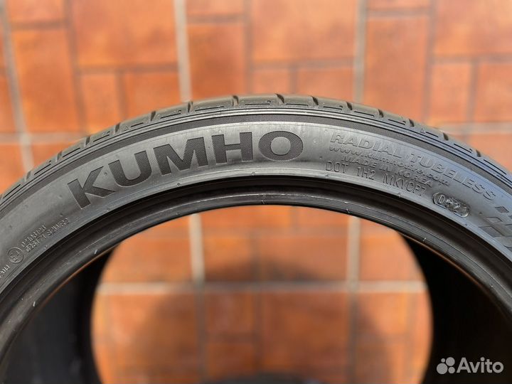 Kumho Ecsta PS71 245/40 R19 и 275/35 R19 98Y