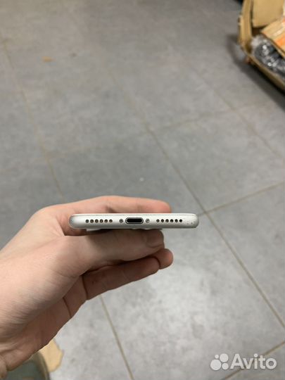 iPhone 8, 64 ГБ