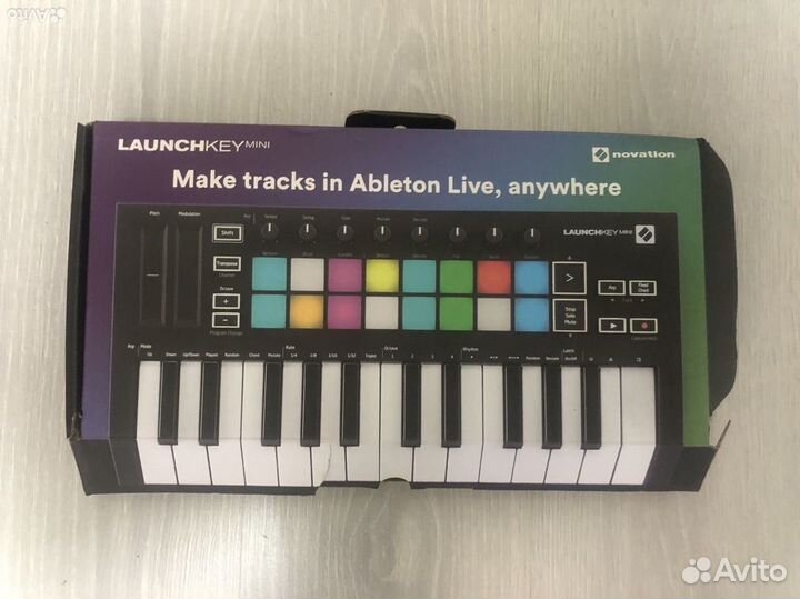 Midi клавиатура novation Launchkey 25 MK3