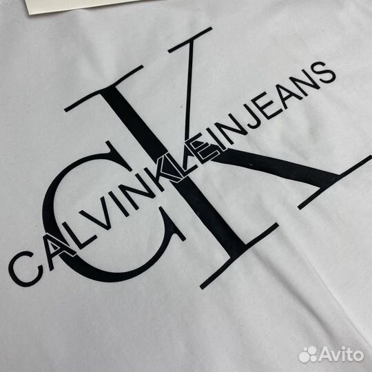 Футболка с капюшоном calvin klein