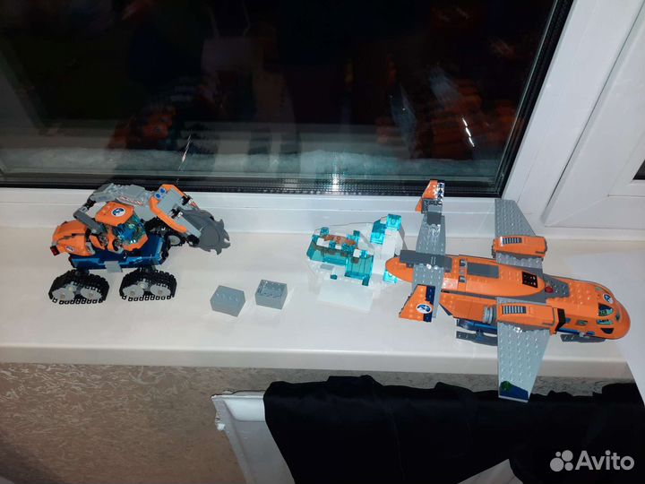 Большая коробка деталей лего россыпью, и собраными