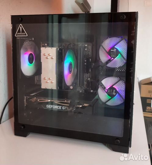Ryzen 5 в черном аквариуме