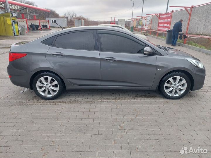 Hyundai Solaris 1.6 AT, 2011, 170 000 км