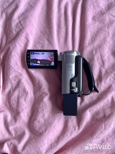 Винтажная камера sony handycam в стиле VHS