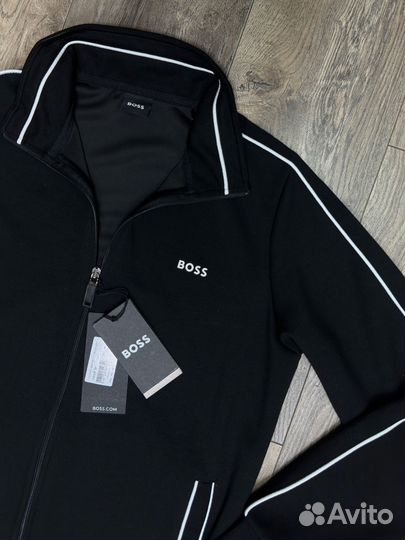 Спортивный мужчкой костюм Hugo Boss новый