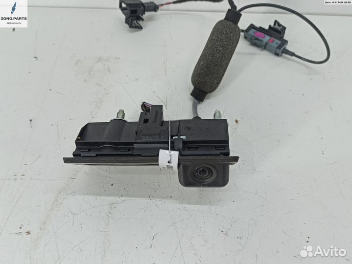 Камера заднего вида 5N0827566AA на Audi Q3 8U (2011-2018)